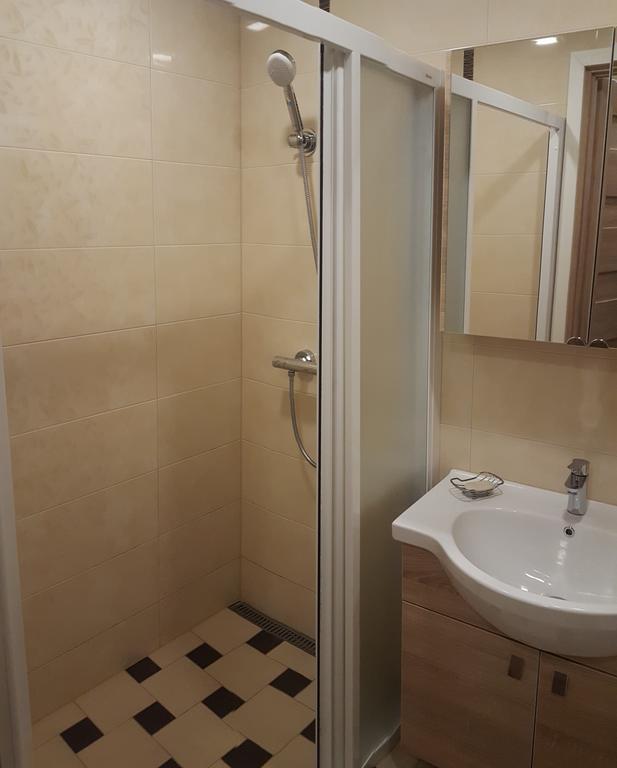 Lux Apartment Parnu Bagian luar foto